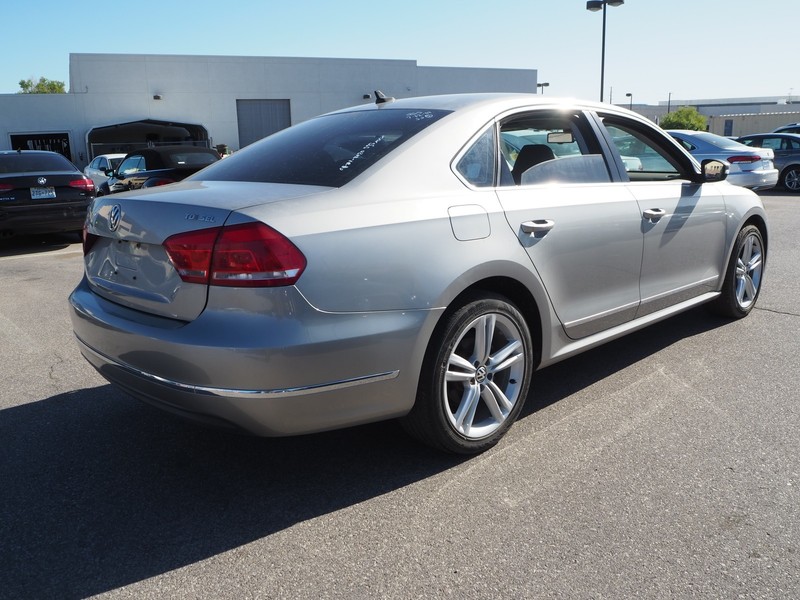 Certified Pre Owned 2014 Volkswagen Passat 4dr Sdn 2 0l Dsg Tdi Sel Premium Front Wheel Drive Sedan